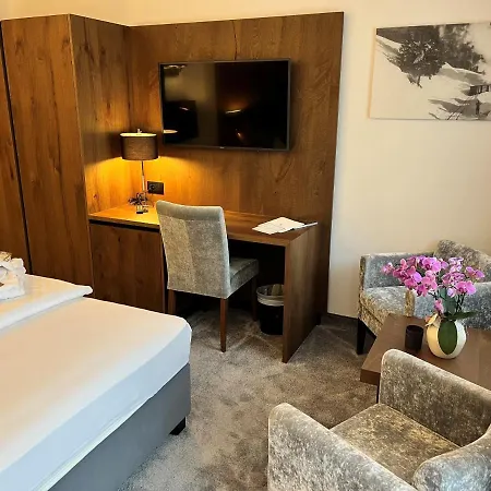 Aaritz Hotel 4*